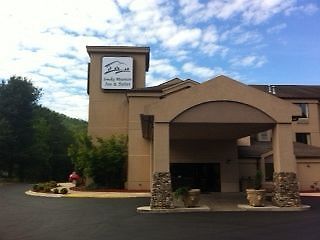 Smoky Mountain Inn & Suites Cherokee Extérieur photo
