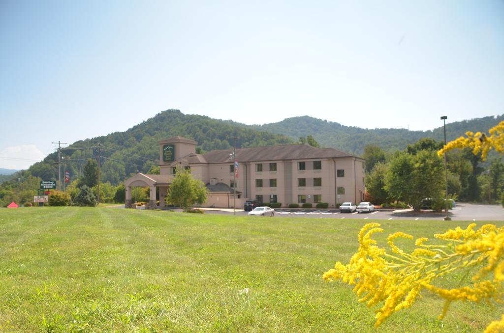 Smoky Mountain Inn & Suites Cherokee Extérieur photo