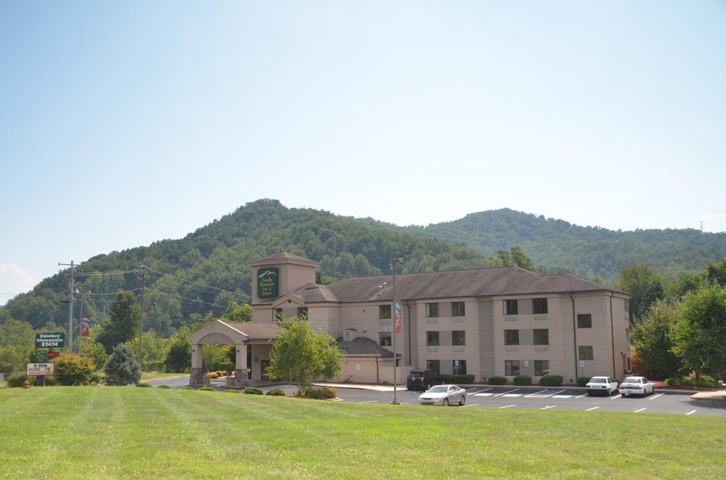 Smoky Mountain Inn & Suites Cherokee Extérieur photo
